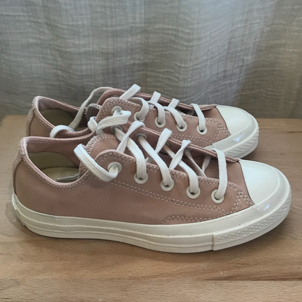 NEW Converse blush pink suede all stars